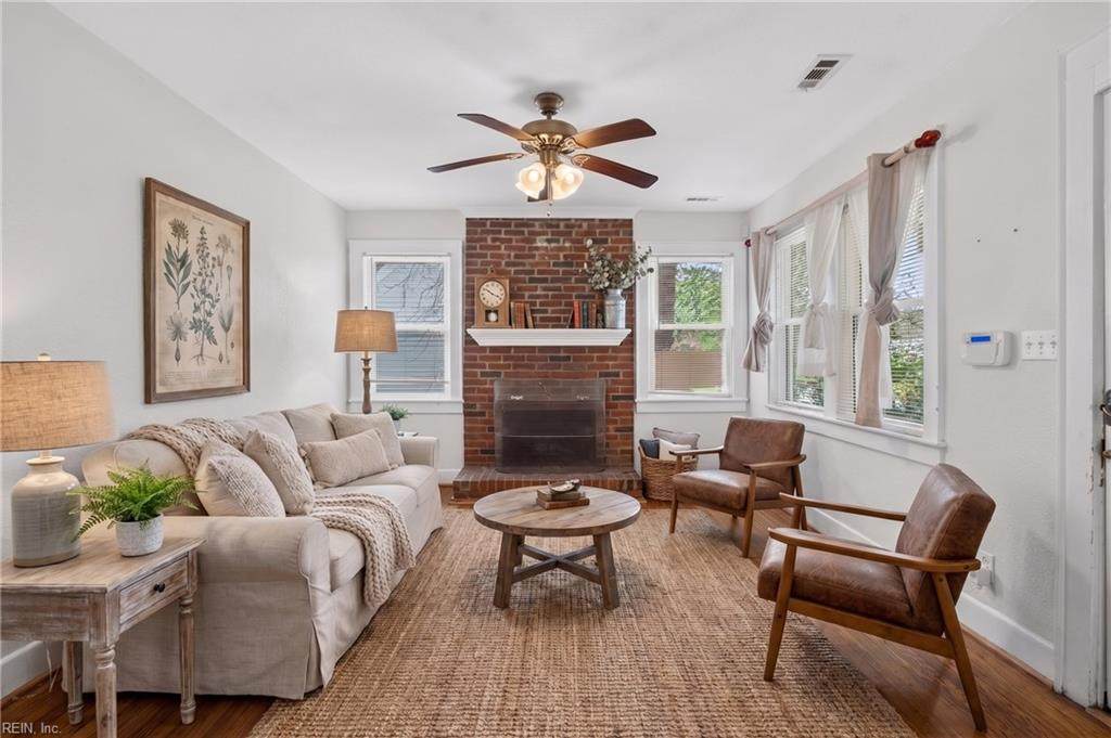 3820 Lenoir Cir - Photo 1