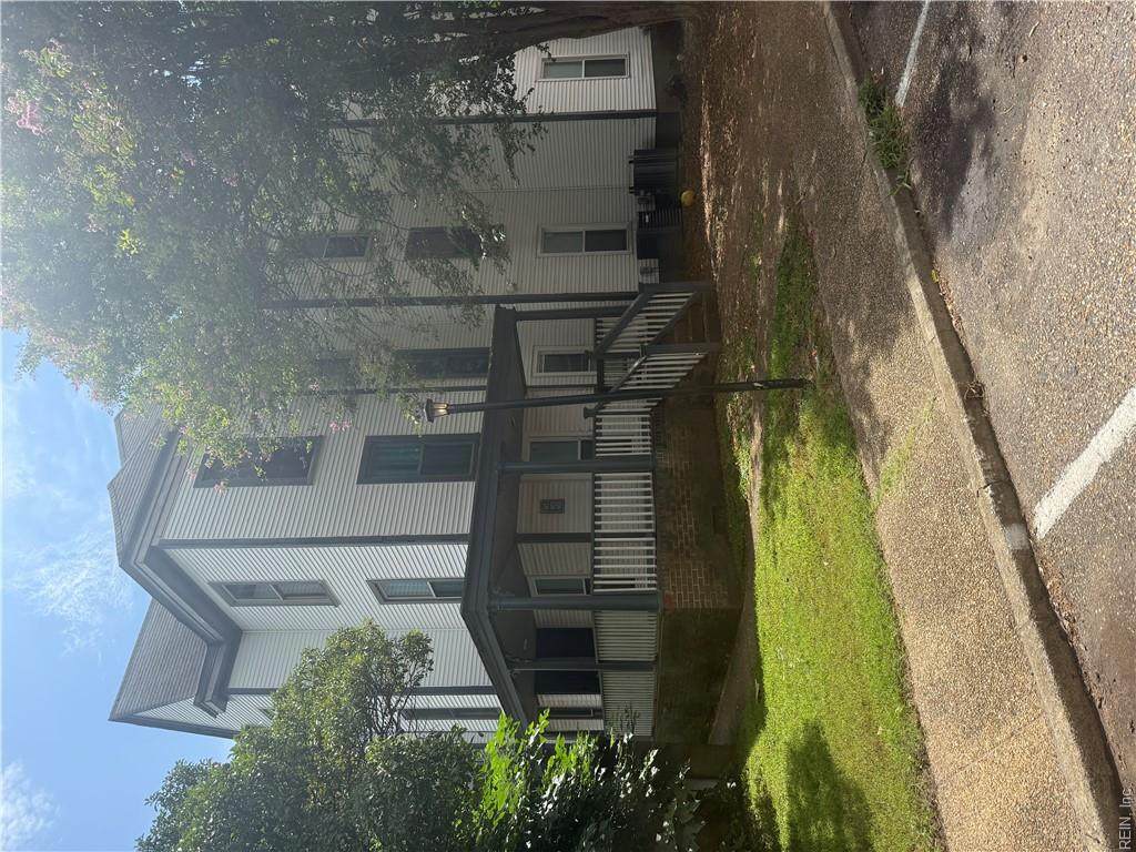917 Green St - Photo 1
