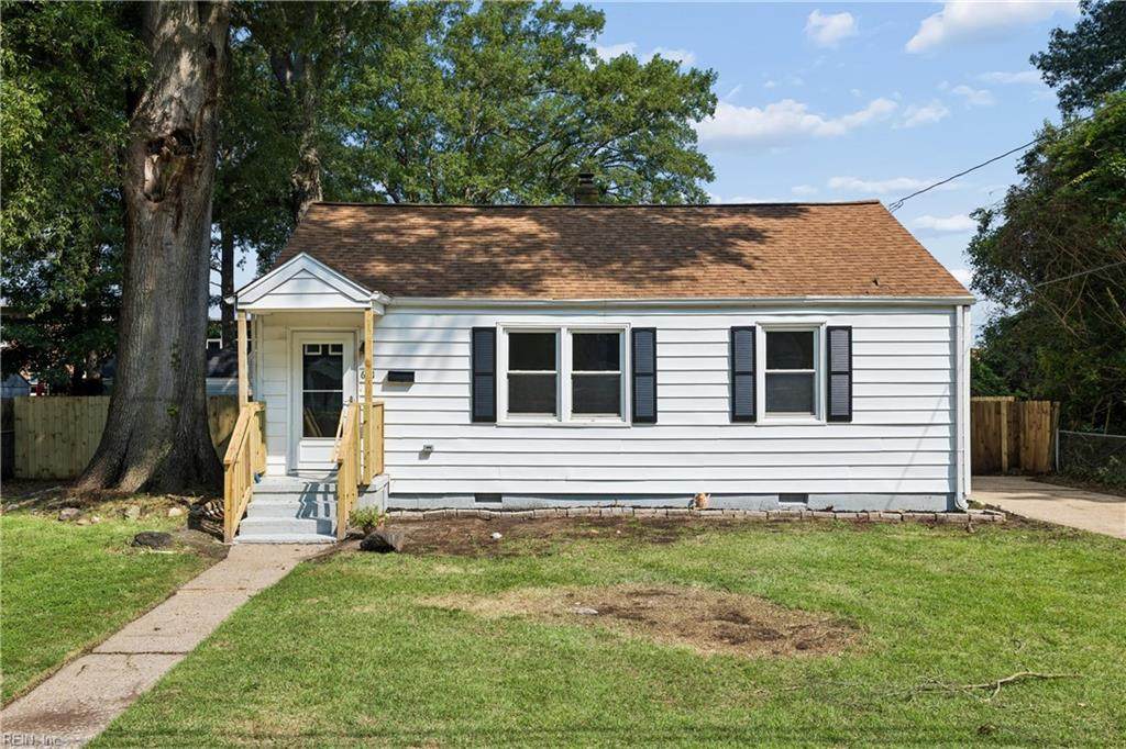 621 Sterling St - Photo 1