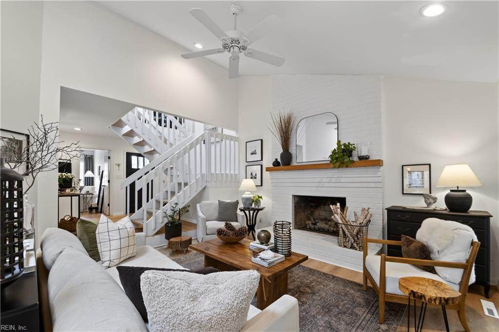 976 Kela Cres - Photo 1