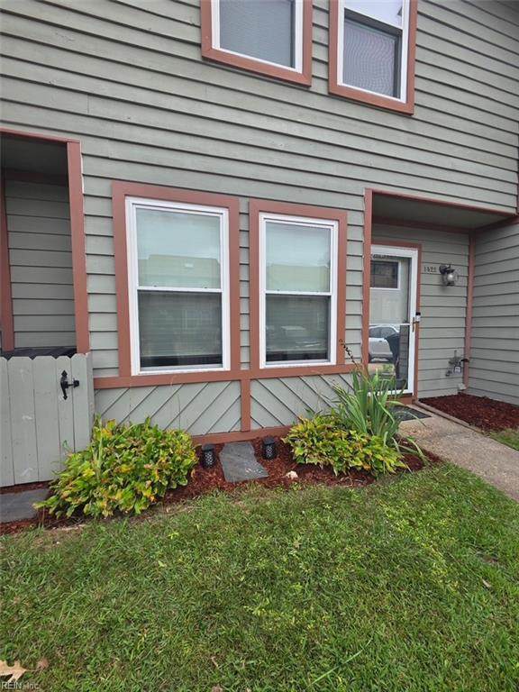 1422 Highnoon Pl - Photo 1