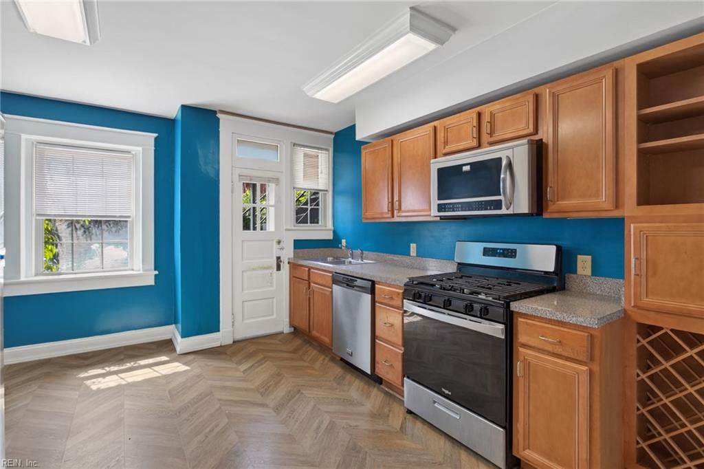 913 Spotswood Ave - Photo 1