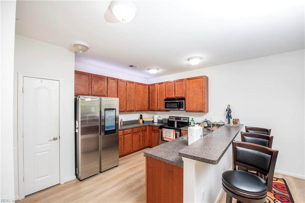 932 Southmoor Dr - Photo 1