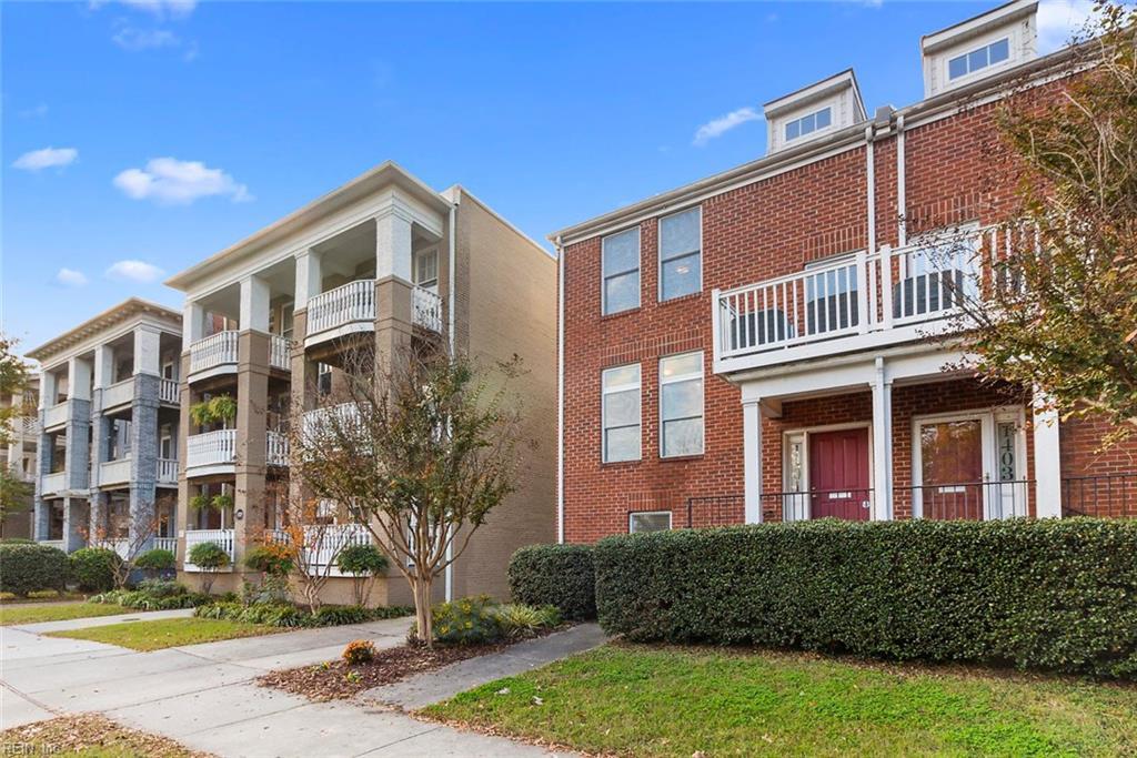 1401 Colonial Ave - Photo 1