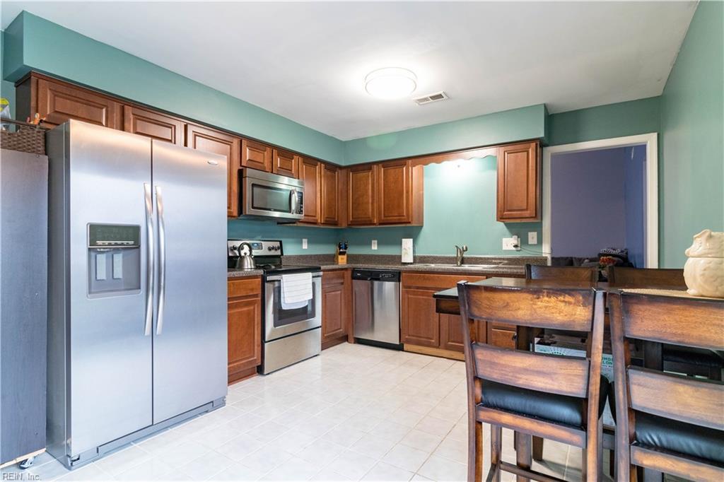 1708 Gallery Ave - Photo 1