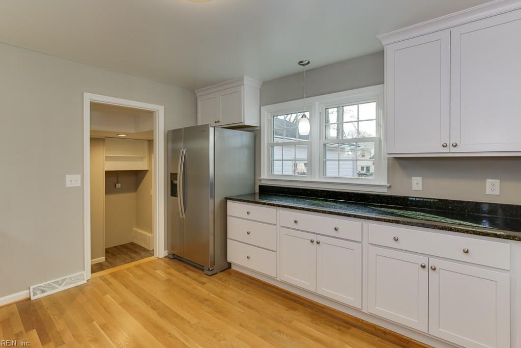 4 Scott Rd - Photo 1