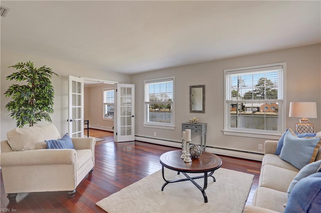 1331 Surrey Cres - Photo 1