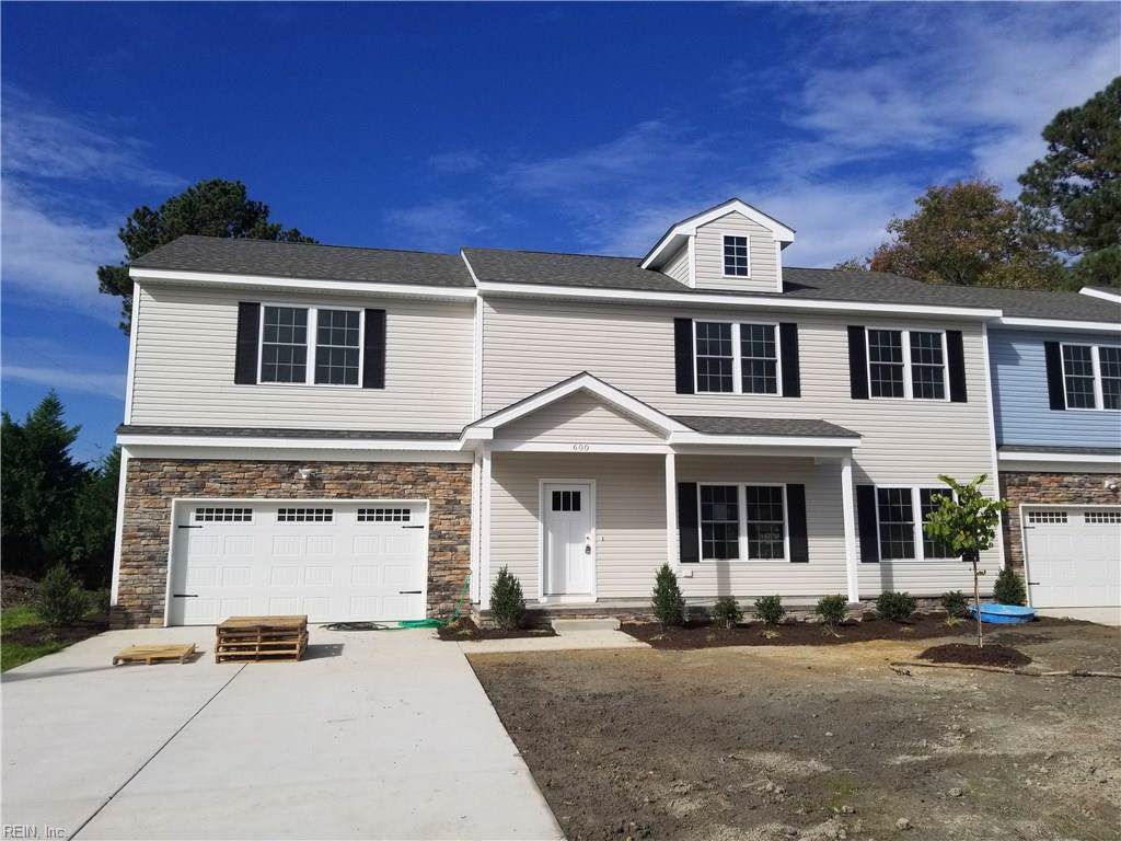 600 Raeside Ave - Photo 1