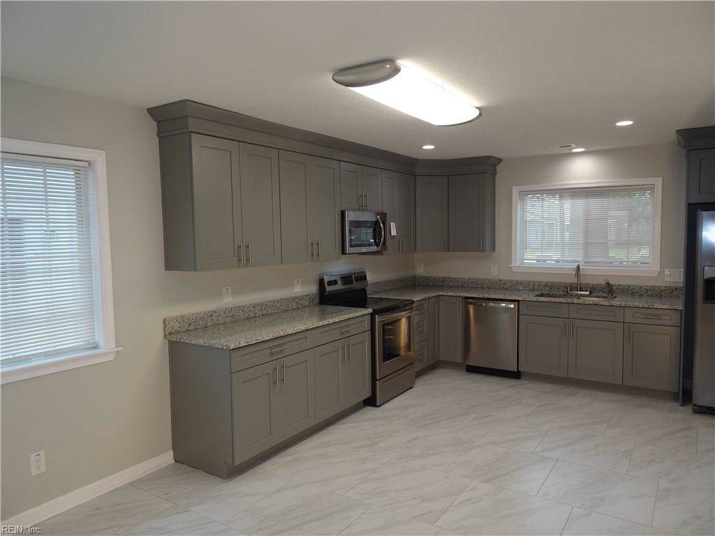 588 Grant Ave - Photo 1