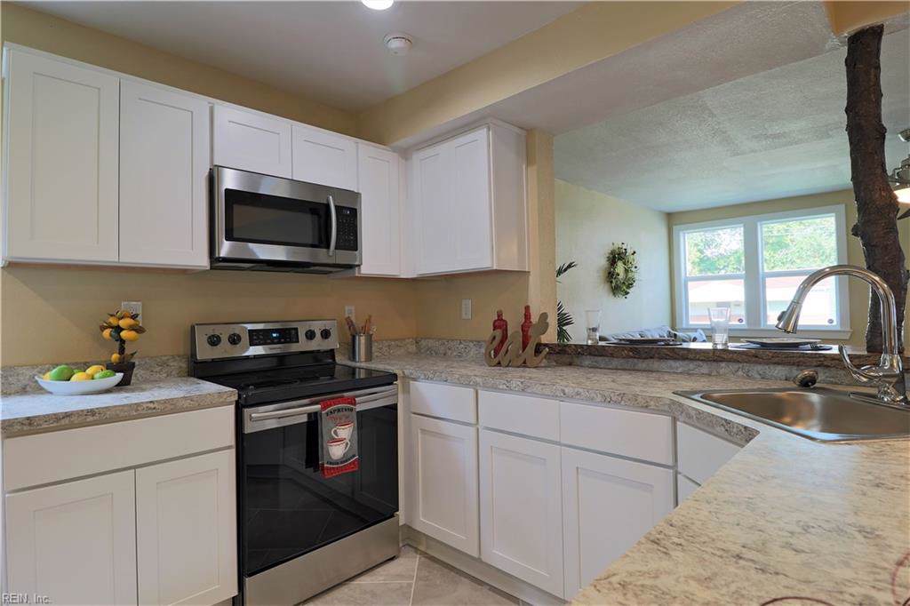 1910 Lansing Ave - Photo 1
