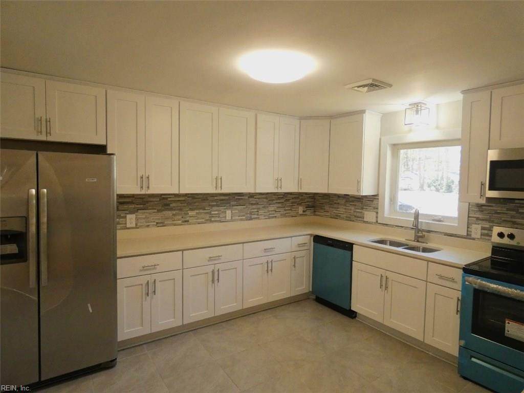 721 Great Neck Rd - Photo 1