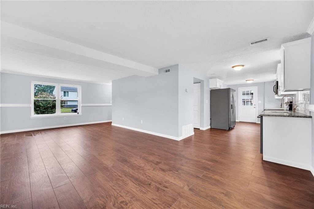 200 Charlotte Dr - Photo 1