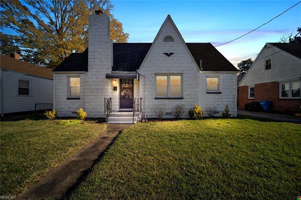 1705 Chesapeake Dr - Photo 1