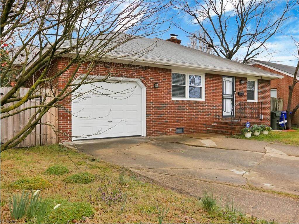 6110 Hampton Blvd - Photo 1