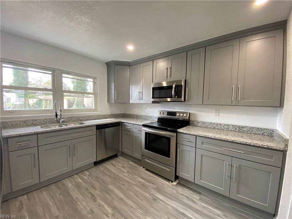 4625 Larkin St - Photo 1