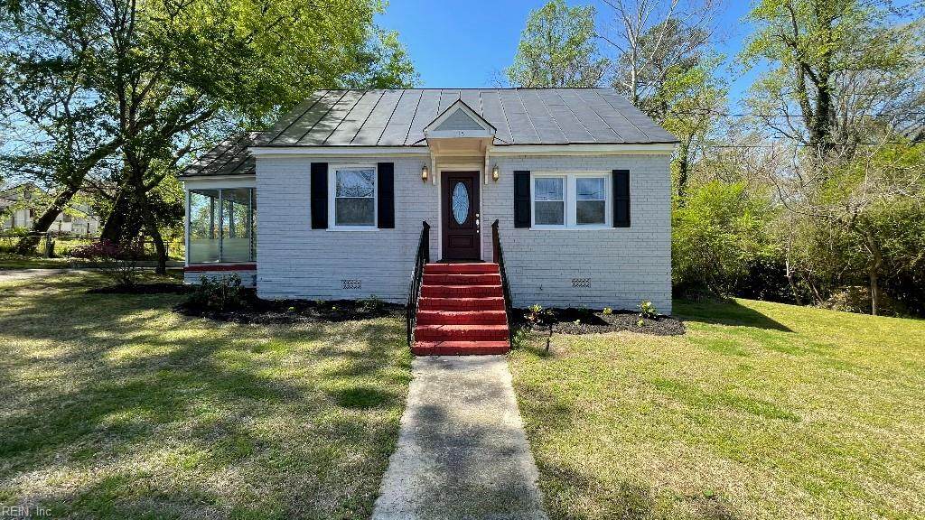 215 Lakeside St - Photo 1