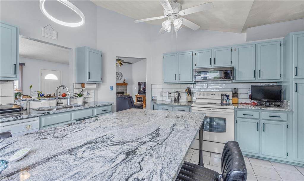 2404 Townfield Ln - Photo 1