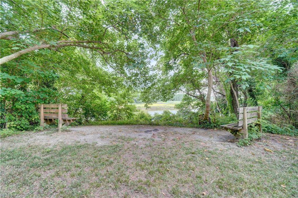 216 Riverview Ave - Photo 1