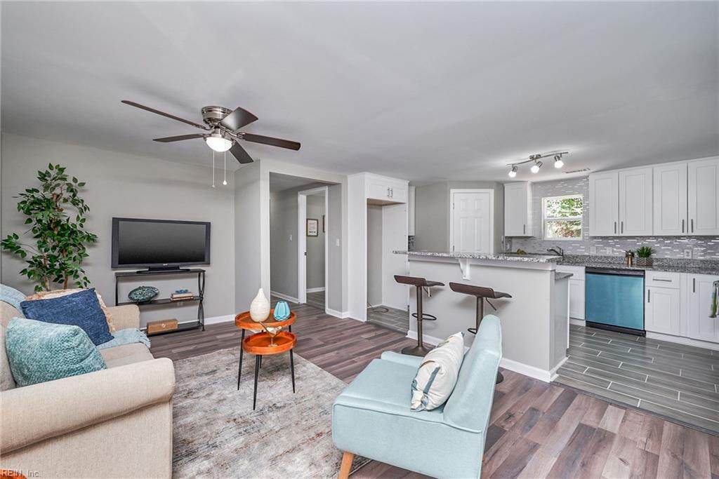1317 Blue Jay Dr - Photo 1