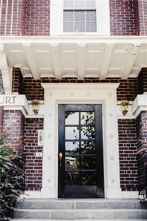 910 Greenway Ct - Photo 1