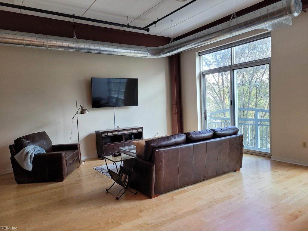 221 Market St - Photo 1