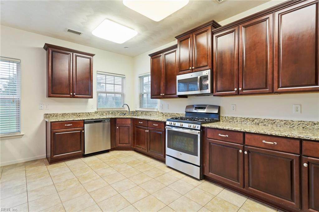 5013 Kings Grant Cir - Photo 1