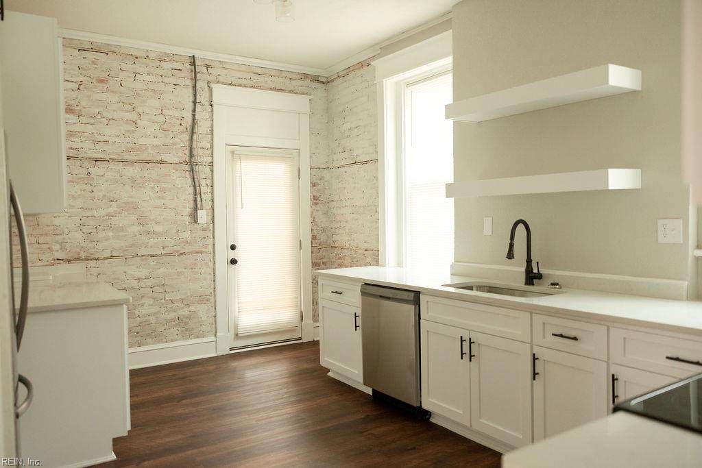 2535 Villa Cir - Photo 1