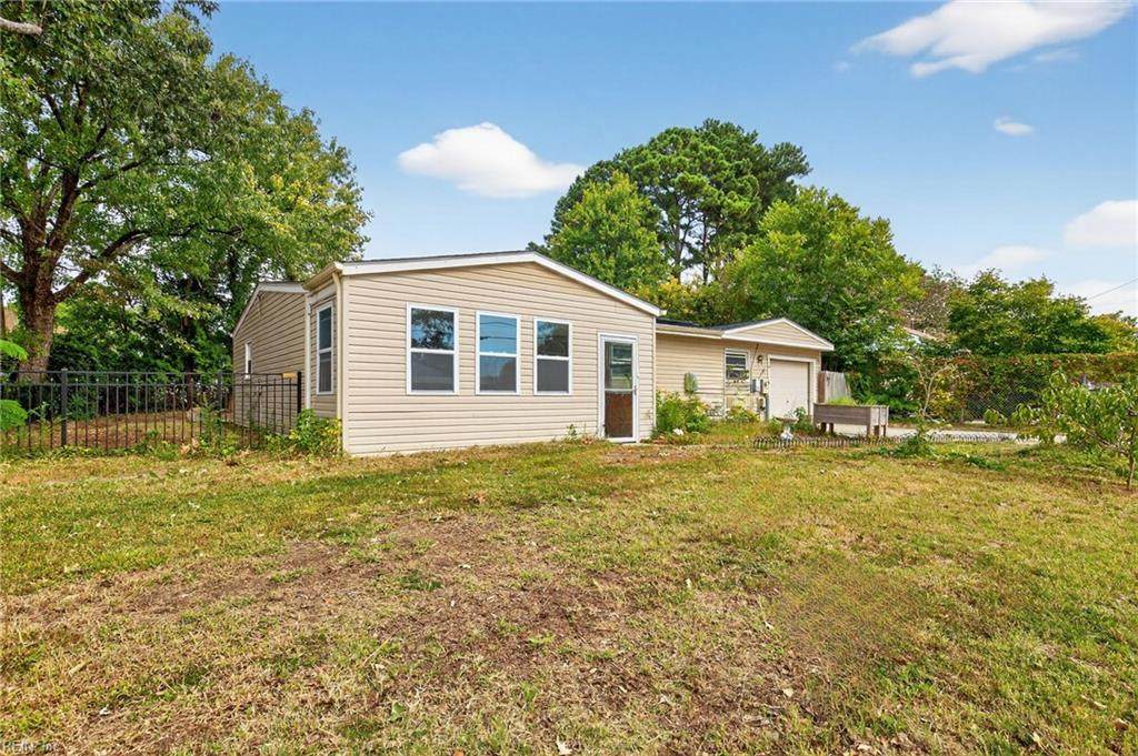 3516 Maverick St - Photo 1