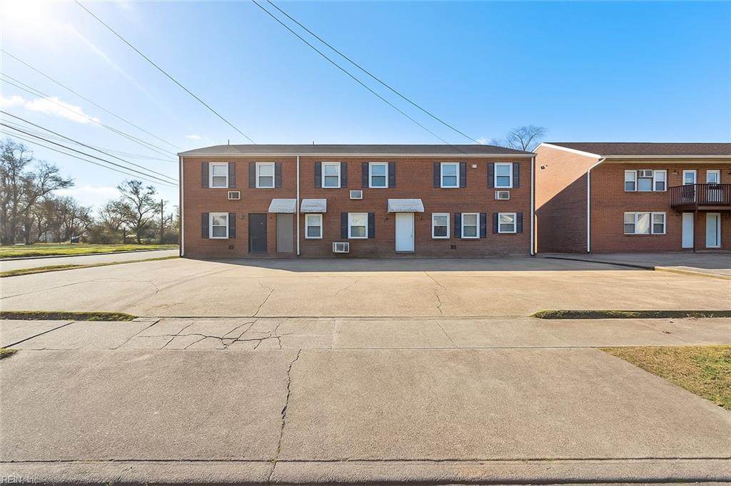 1419 Goff St - Photo 1