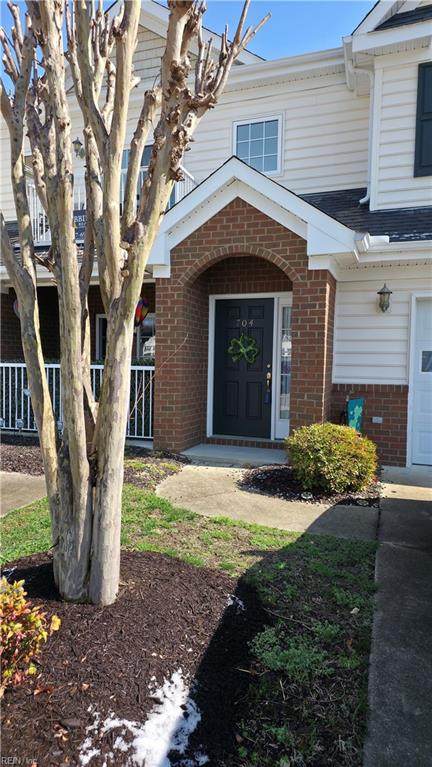 704 Rustads Cir - Photo 1