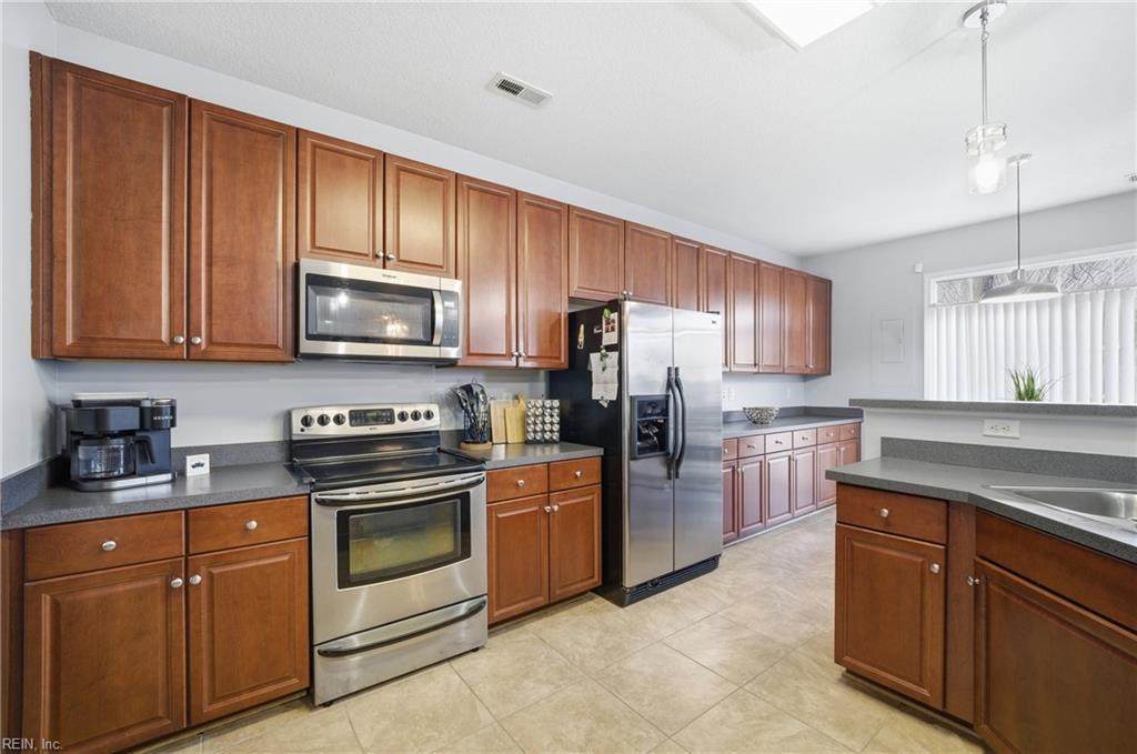 1020 Silver Charm Cir - Photo 1