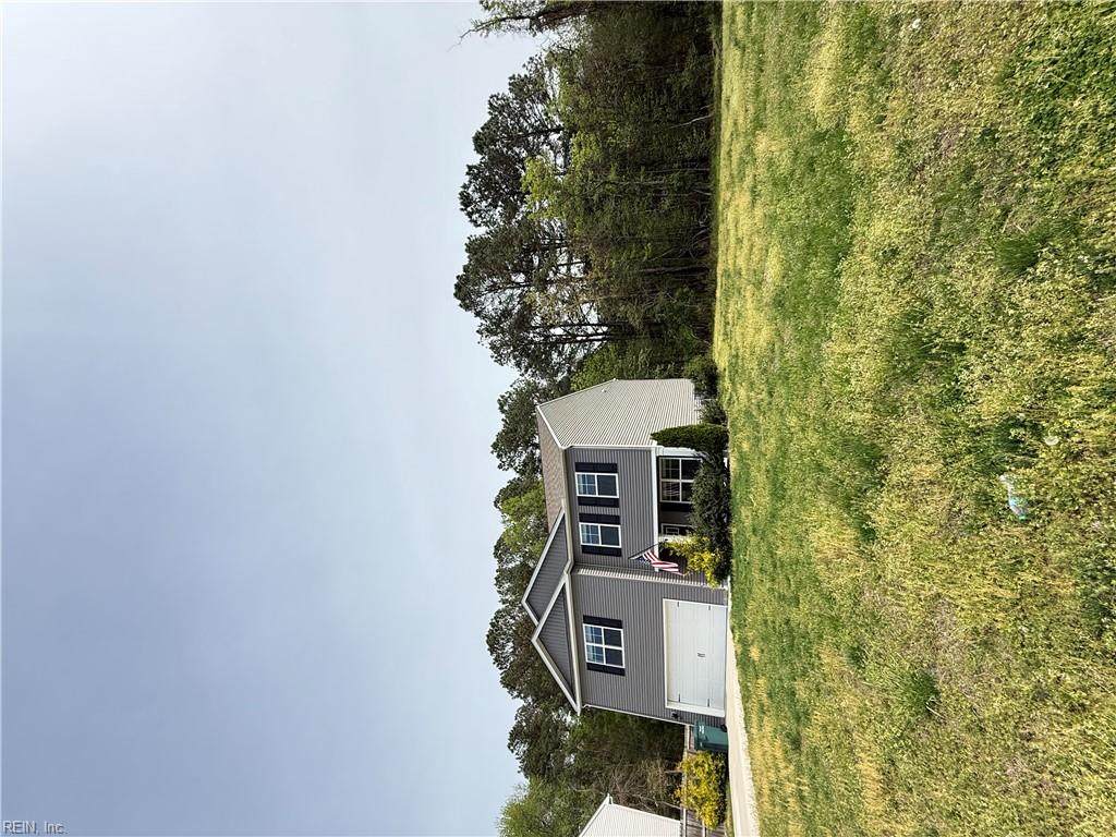 565 Bridgeway Ct - Photo 1