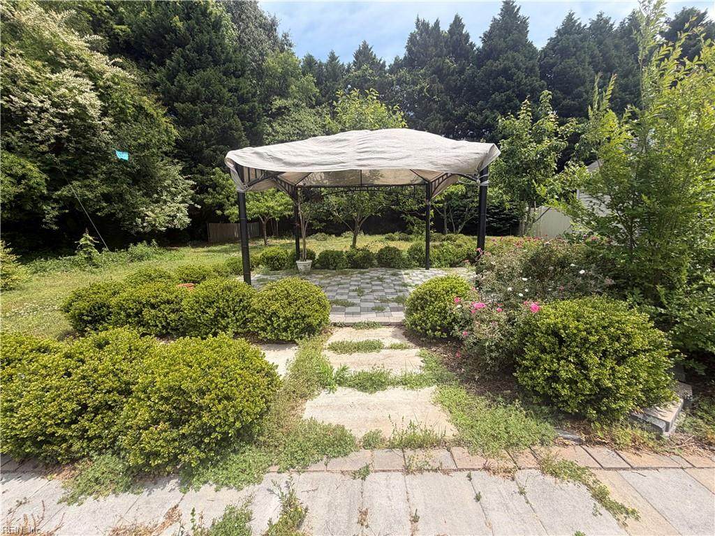 1126 George Washington Memorial Hwy - Photo 1