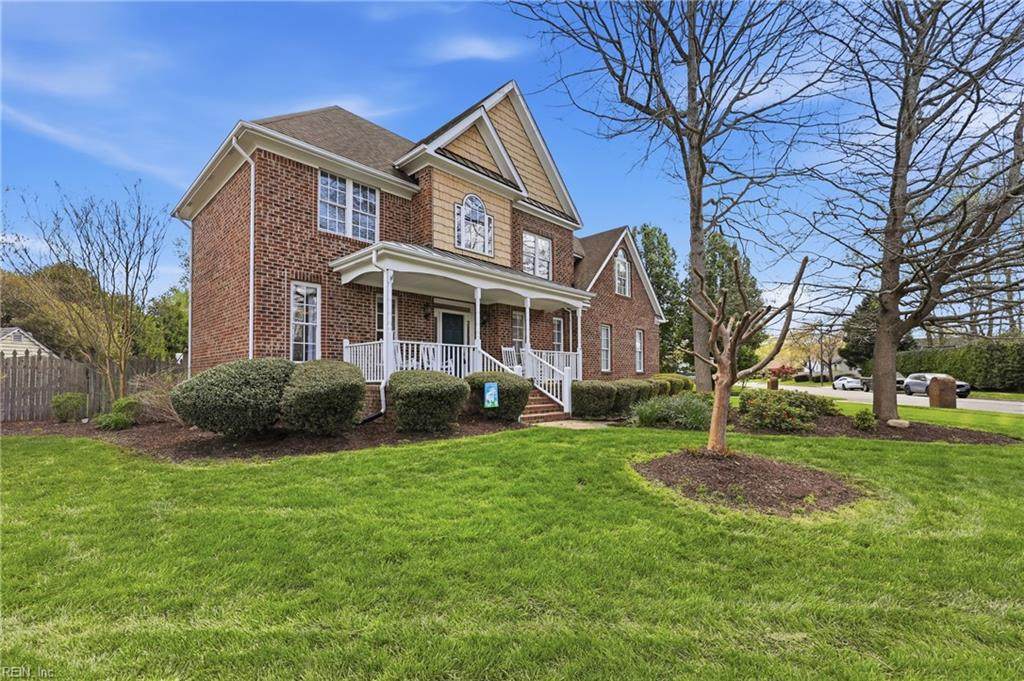 715 Wentworth Dr - Photo 1