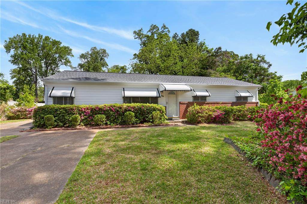 2800 Country Club Dr - Photo 1