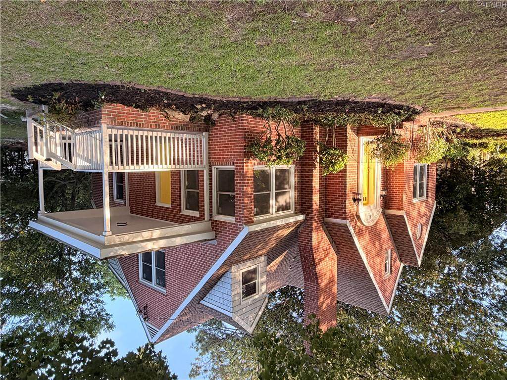 411 Shenandoah St - Photo 1