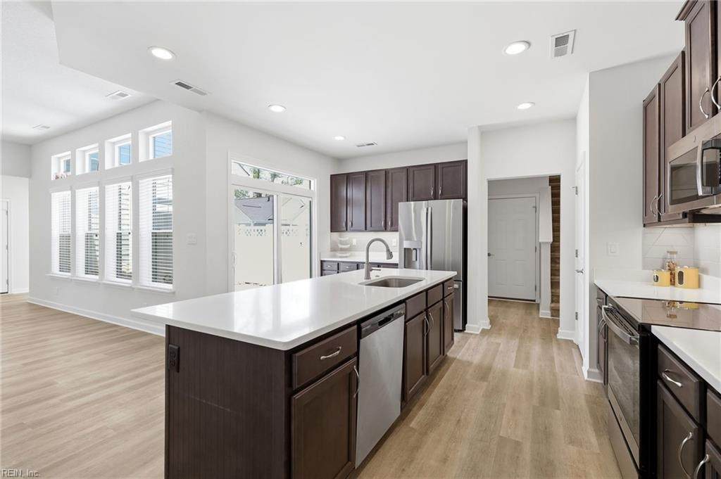 1008 Paragon Way - Photo 1