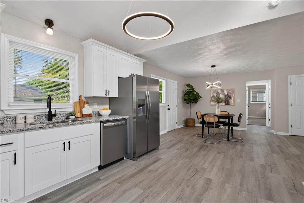 212 Woodbury Forrest Dr - Photo 1