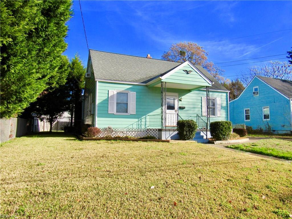 820 Norview Ave - Photo 1