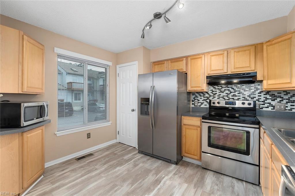521 Ocean View Ave - Photo 1