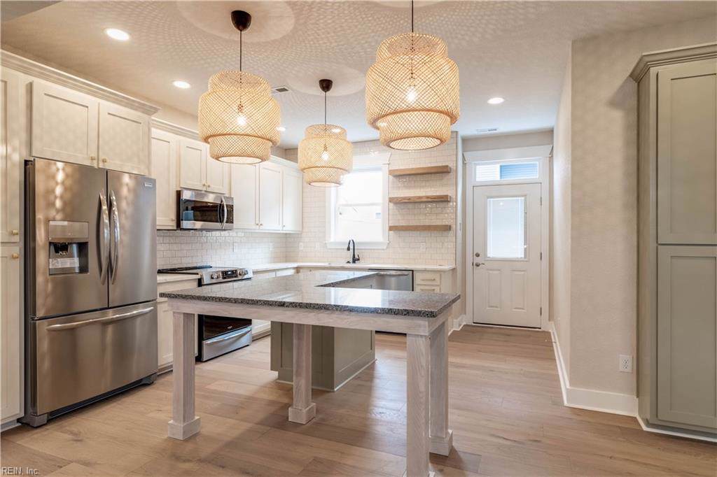 1602 Cypress Ave - Photo 1