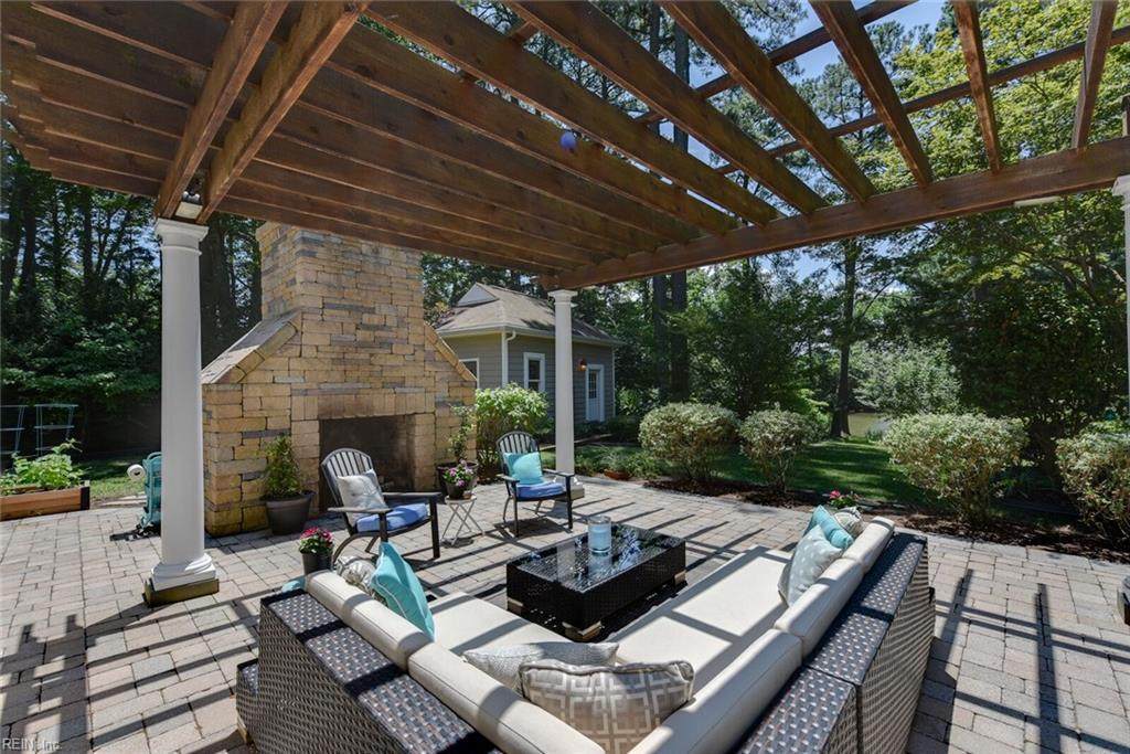 2833 Kings Rd - Photo 1