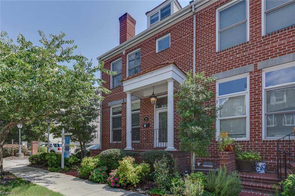 806 Manteo St - Photo 1