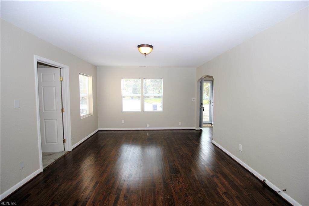 2214 Cromwell Dr - Photo 1