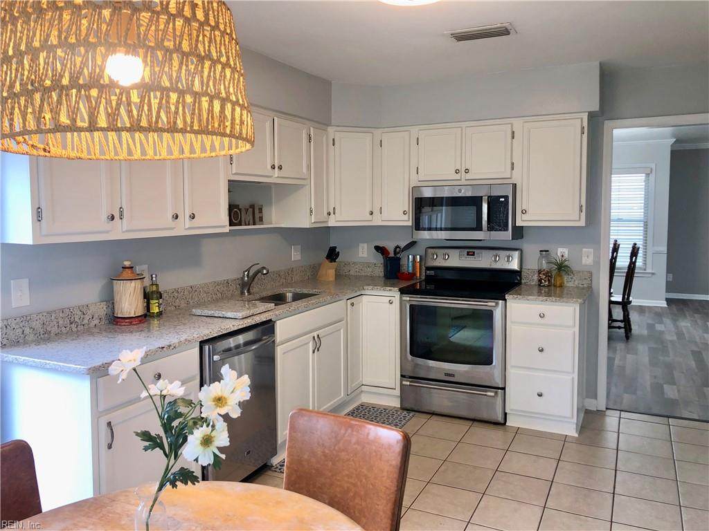 1109 Estevan Ct - Photo 1