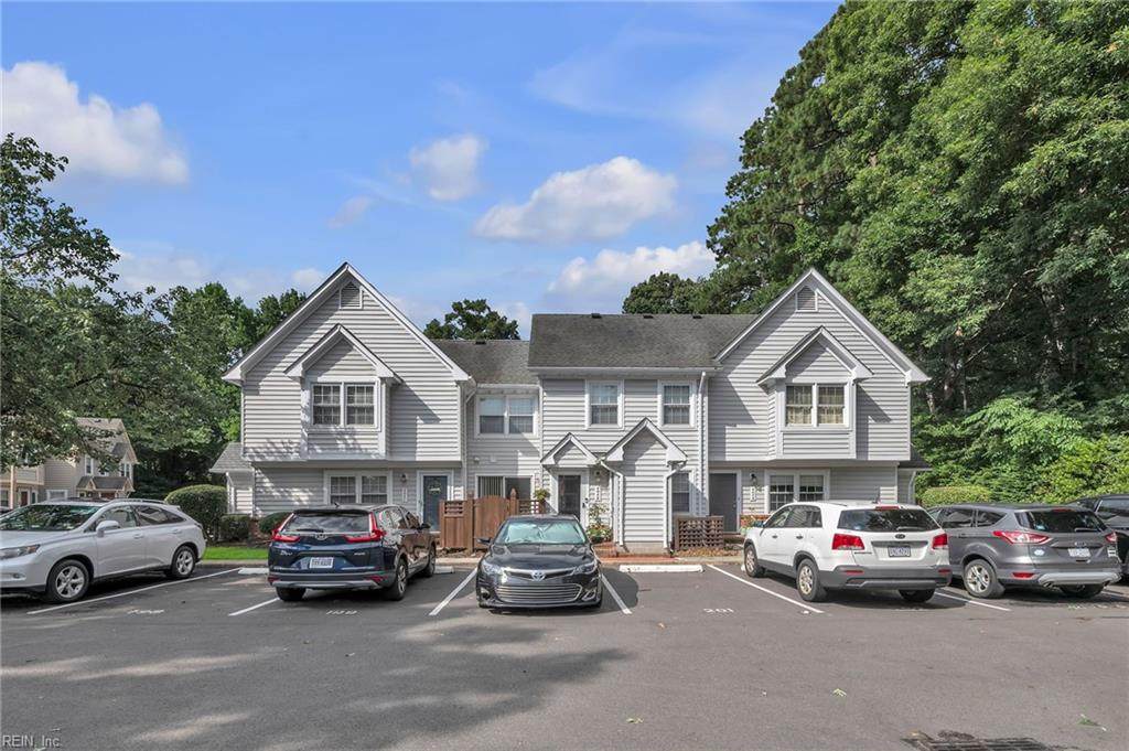 404 Camberley Way - Photo 1