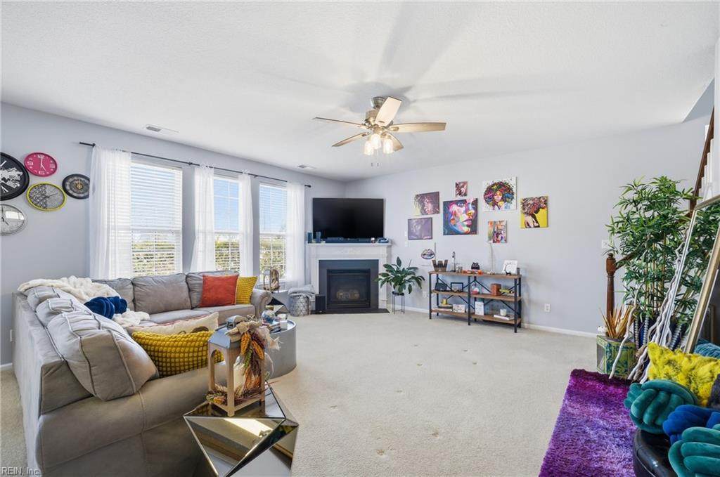 1020 Silver Charm Cir - Photo 1