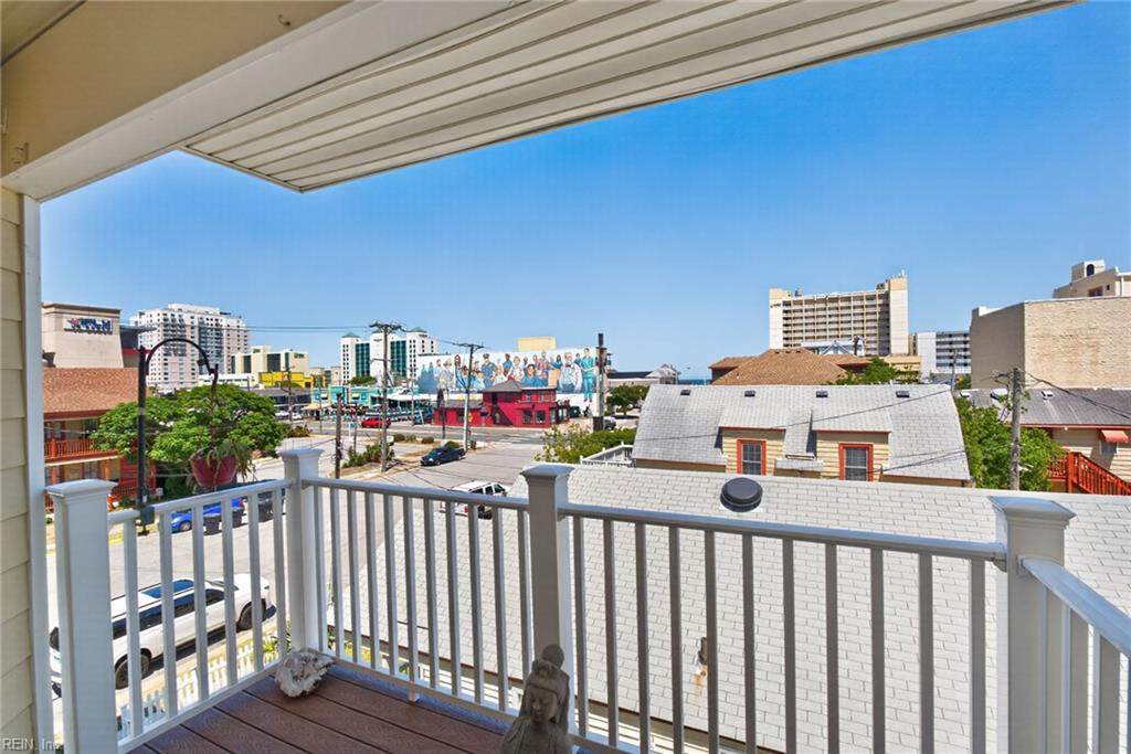 310 24th St - Photo 1
