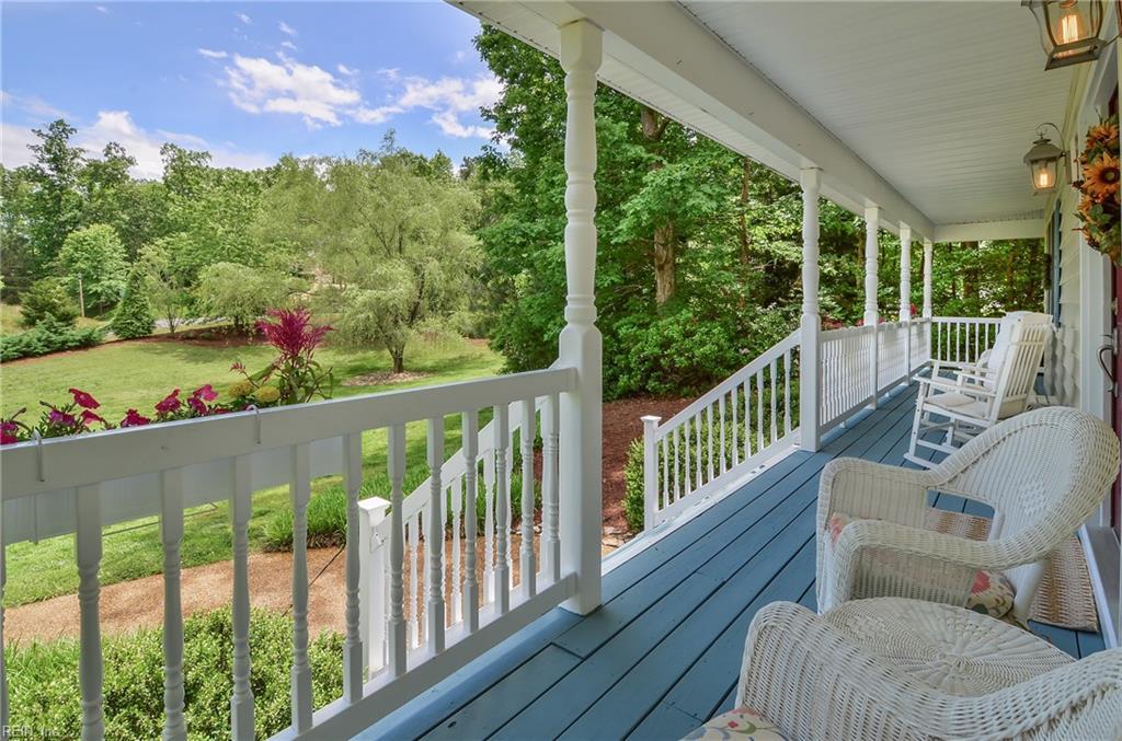 102 Goering Dr - Photo 1