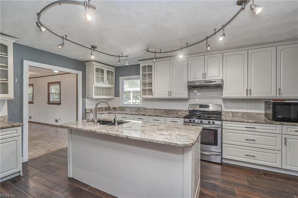 1549 Sagewood Dr - Photo 1